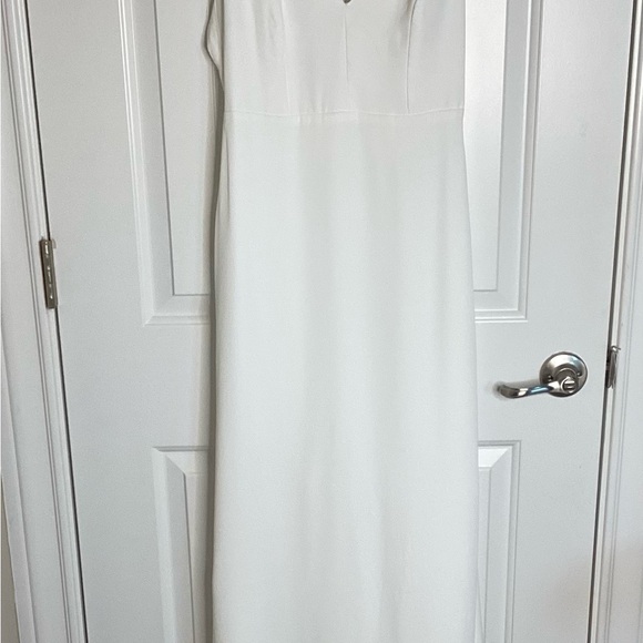 Chic White Maxi (Wedding) Dress Small, V neck, small train, - Picture 1 of 7